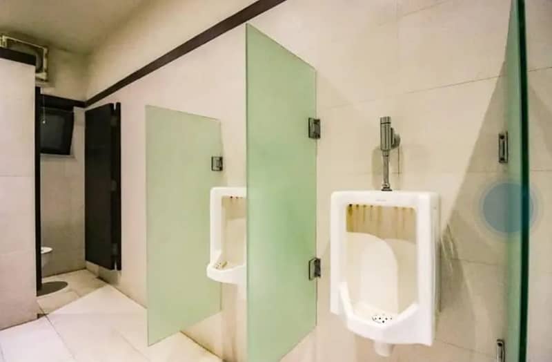 4 MARLA OFFICE AVAILABLE FOR RENT IN DHA PHASE-5 5