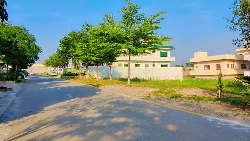MPCHS F17 35*70 PLOT FOR SALE IN 1100 SERIES ON GOOD LOCATION FIRST COME FIRST AVAIL THIS BIG OPERTUINTY 10