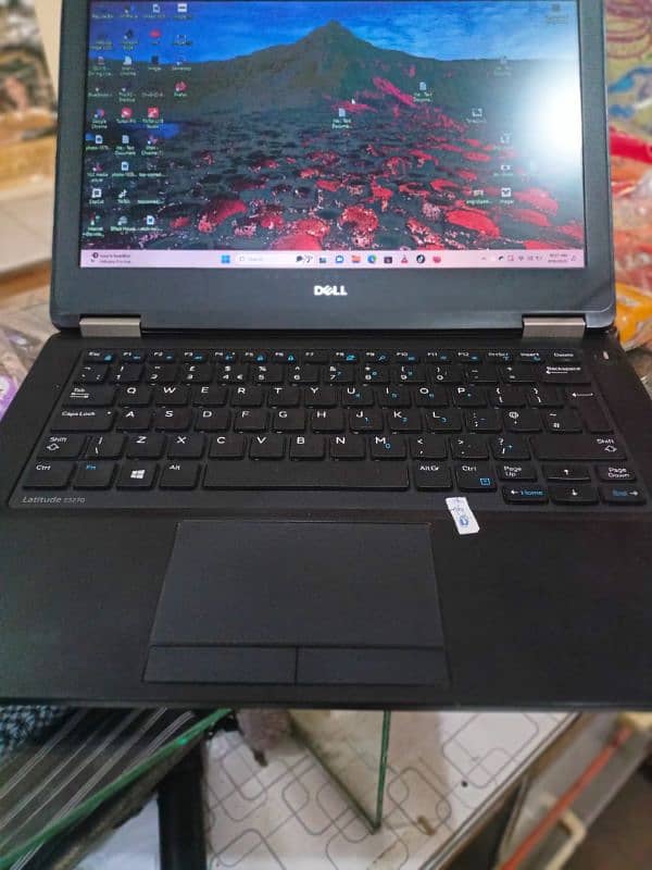 Dell Latitude E5270 cori5  lush condition 8gb Ram 128 ssd fast storage 2