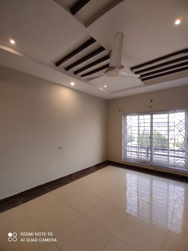 10 MARLA THREE STORY HOUSE AVAILABLE FOR RENT IN SECTOR H 10
