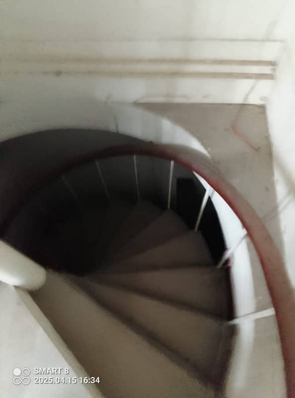 Basement + Ground +1st floor with chamber for Rent at Sunset Comm. St#1 DHA phase 4 KARACHI 3