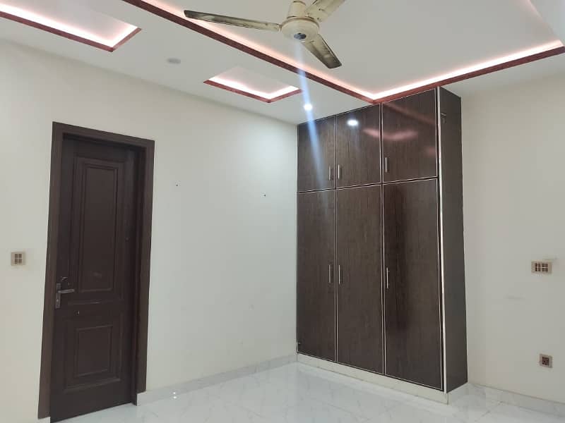 10 marla Full hous new type for rent wat solar system installed 15 kv wapda Town ph1 block E2 3