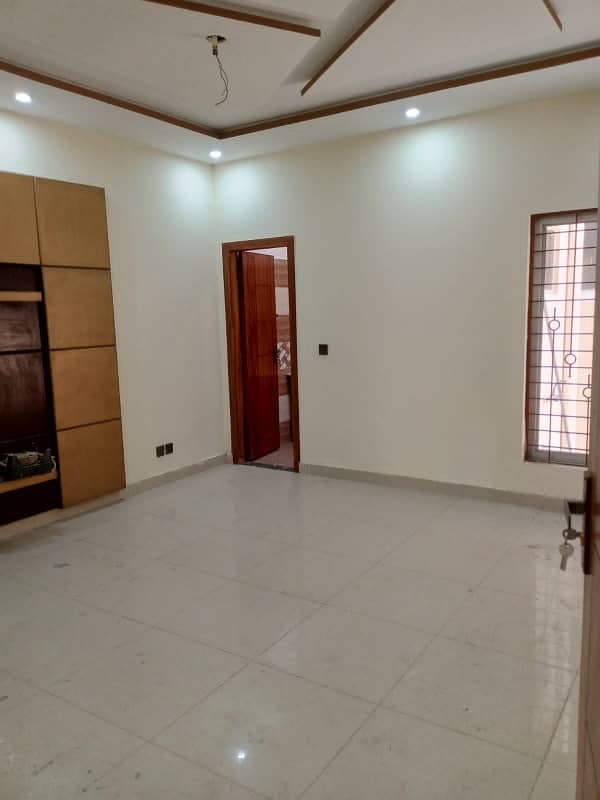 10 marla Full hous new type for rent wat solar system installed 15 kv wapda Town ph1 block E2 8