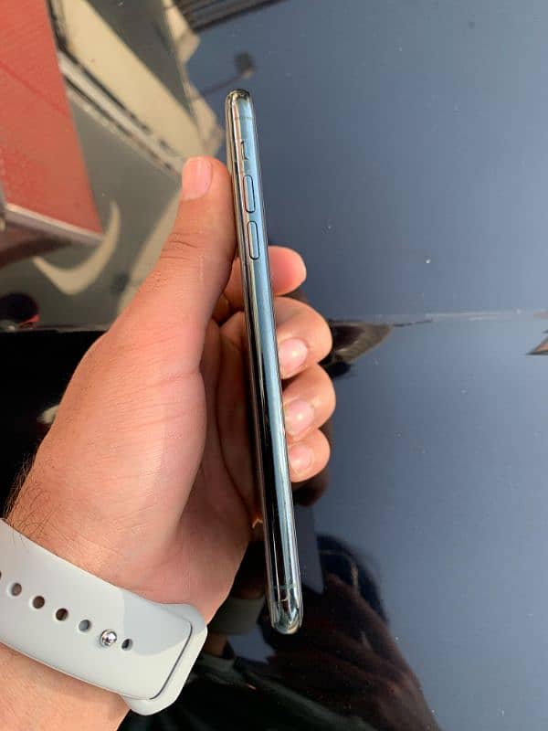 iphone 11 pro max 256 gb jv sim non active 5