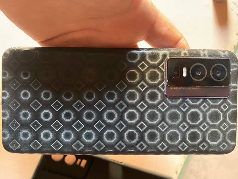 vivo Y76 5G non pta for sale. good condition 10/10  box with charger 12