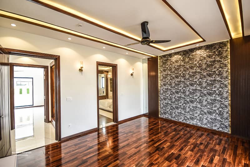 Modern House T Block Prime Location 5