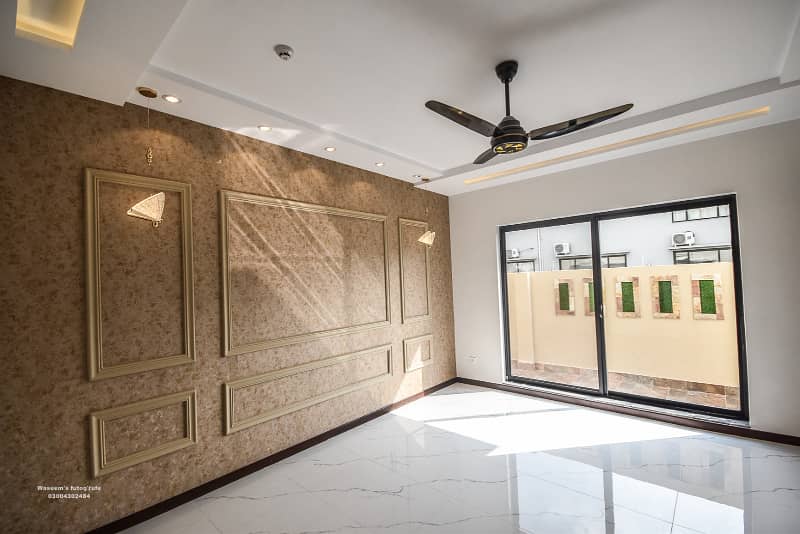 Modern House T Block Prime Location 7