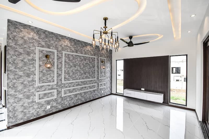 Modern House T Block Prime Location 17