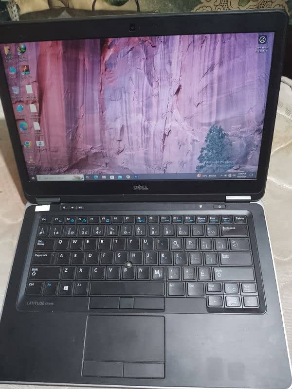 Hp latitude E7440 core i5 4th generation 4