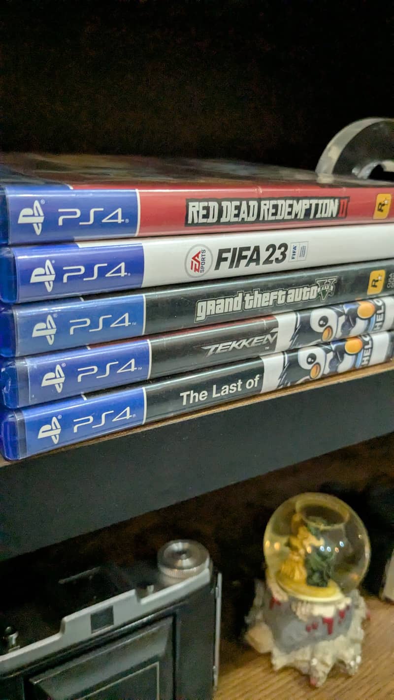 sony PS4 Pro 1TB Original seal Intact.  10/10 1