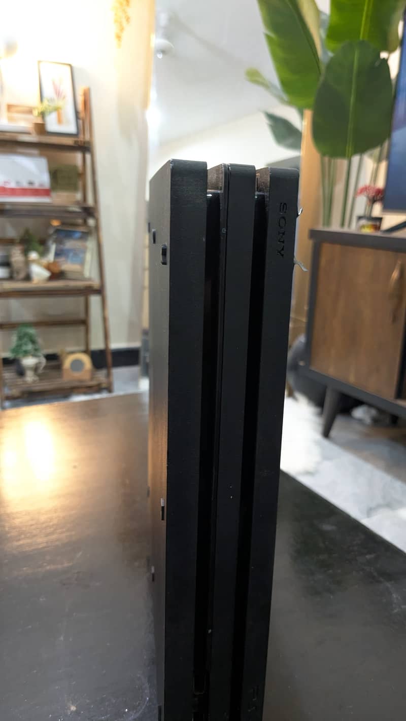 sony PS4 Pro 1TB Original seal Intact.  10/10 4