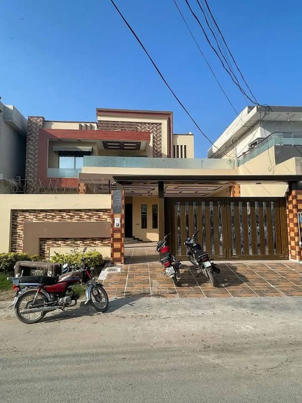 15 Marla slightly Used House For Sale in Model Town Block A Prime Location Multan 0