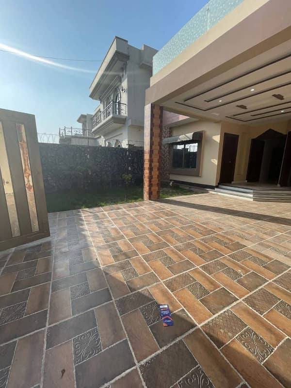 15 Marla slightly Used House For Sale in Model Town Block A Prime Location Multan 3
