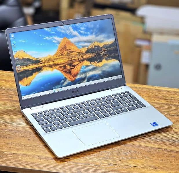Dell Core i7 8th Generation(Ram 8GB + SSD 256GB)15 Display Sliver Body 2