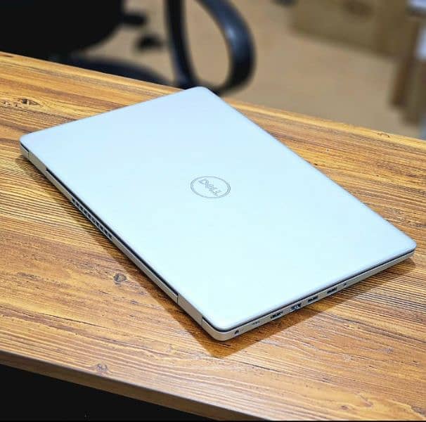 Dell Core i7 8th Generation(Ram 8GB + SSD 256GB)15 Display Sliver Body 3