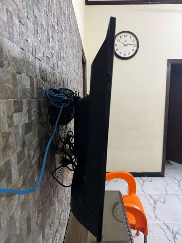 TCL Led 2