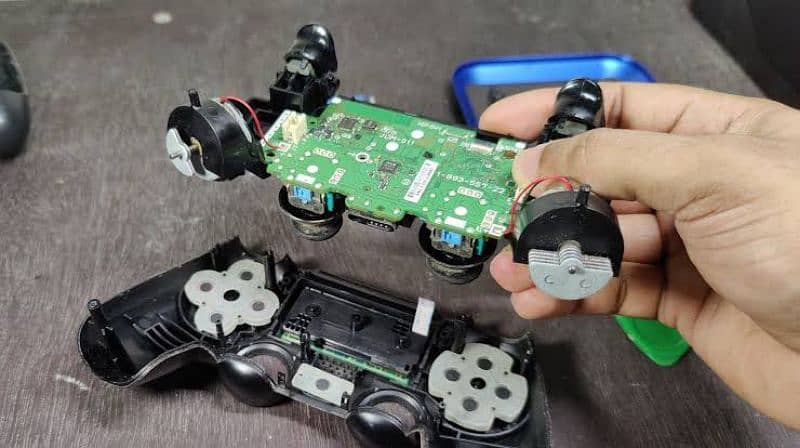 Ps3/Ps4 Xbox Games intallations and Controller repairing. 6
