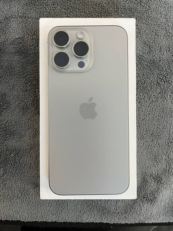 Iphone 15 pro max factory unlock 9