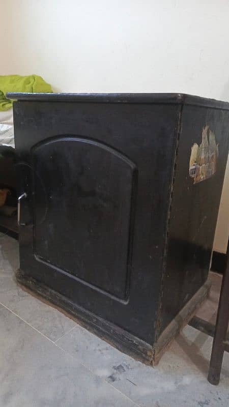 side table and draz 1