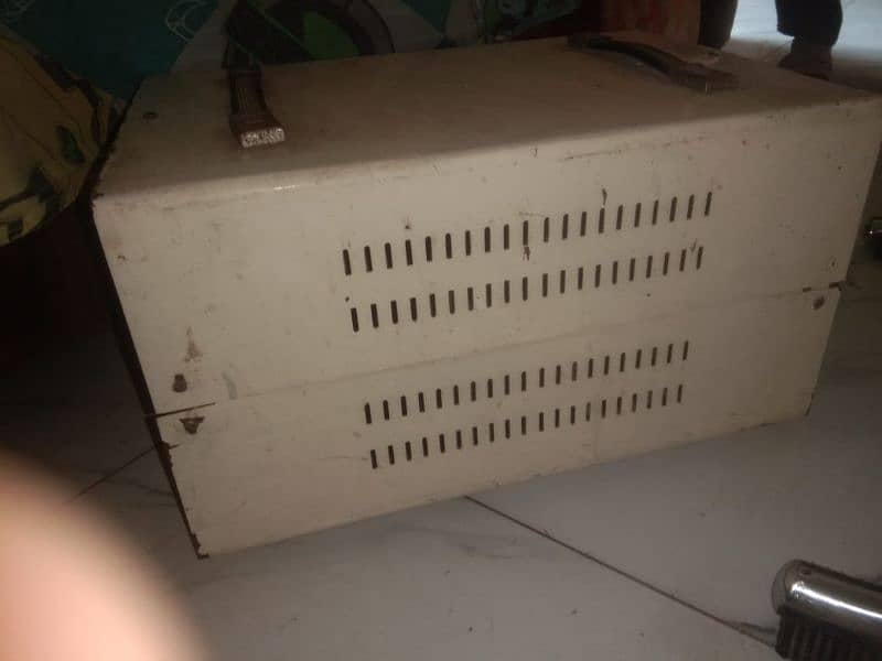 General Stablizer 7K VA 7000watt heavy. duty 1