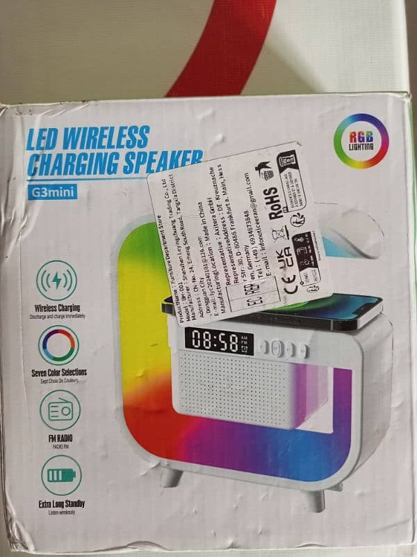 BT Speaker with Wireless charger 3