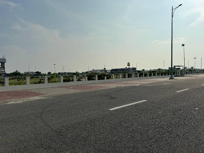 ARC Offers Very Exclusive One Kanal Pair Plot Near Y Block Park And McDonalds 0