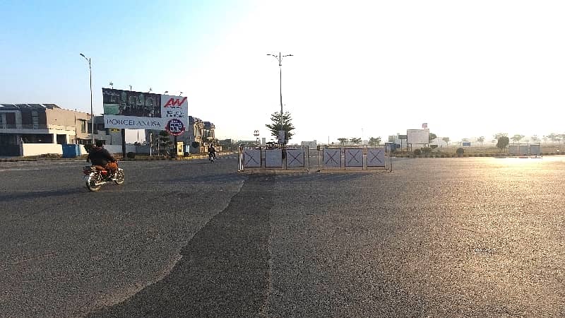 ARC Offers Very Exclusive One Kanal Pair Plot Near Y Block Park And McDonalds 2