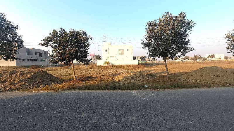 ARC Offers Very Exclusive One Kanal Pair Plot Near Y Block Park And McDonalds 7