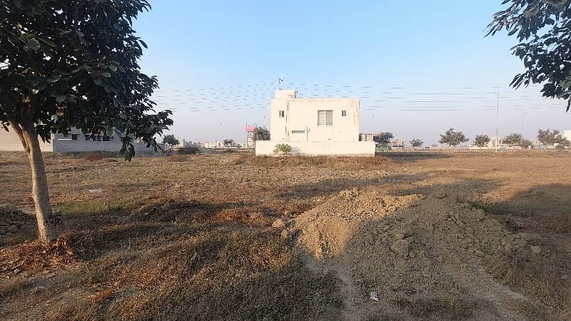 ARC Offers Very Exclusive One Kanal Pair Plot Near Y Block Park And McDonalds 10