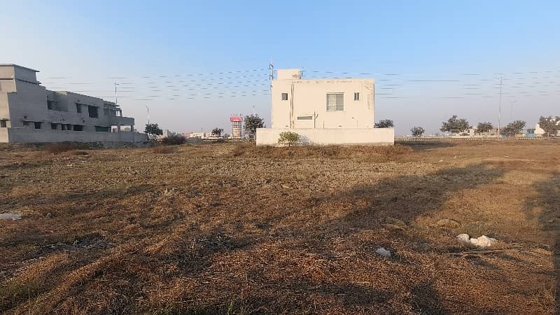 ARC Offers Very Exclusive One Kanal Pair Plot Near Y Block Park And McDonalds 11