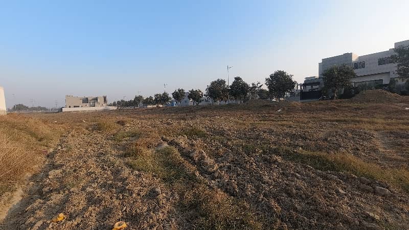 ARC Offers Very Exclusive One Kanal Pair Plot Near Y Block Park And McDonalds 19