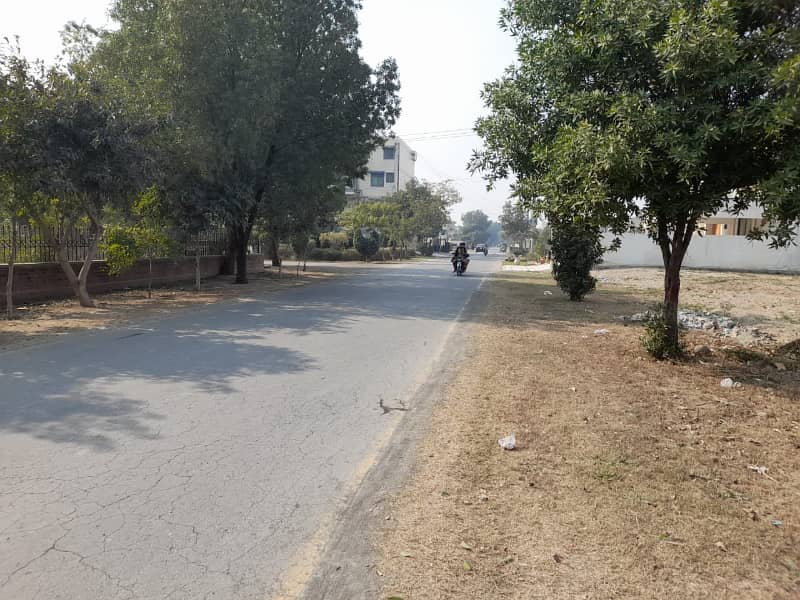 1 kanal residential plot for sale in E5 Block iep engineers town lahore 3