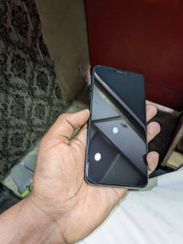 iphone xs max icloud lock 1