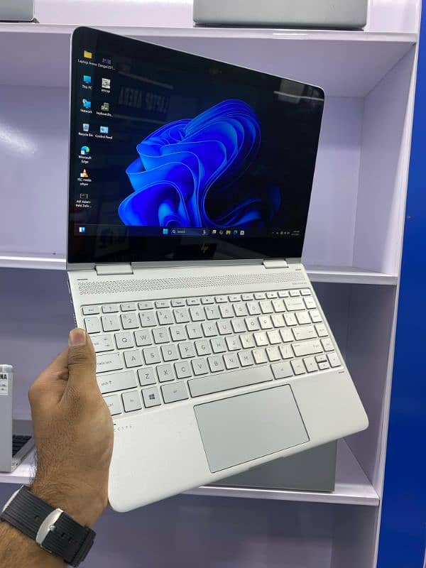 HP SPECTRE Core i7 7th  (TOUCH SCREEN)-(16/256gb) 4
