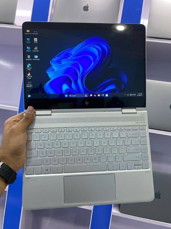 HP SPECTRE Core i7 7th  (TOUCH SCREEN)-(16/256gb) 5