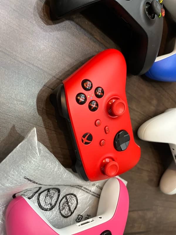 xbox series s/x controller 4