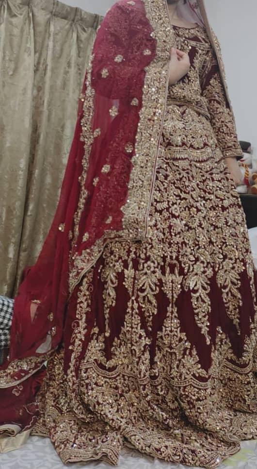 New lehnga worn once for two hours only, actual price is 1,20,0000 0