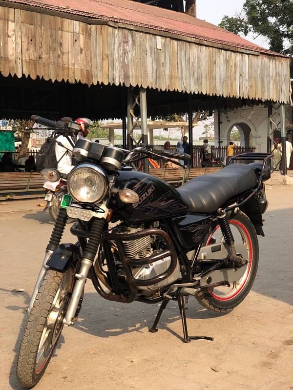 Suzuki GS150 0
