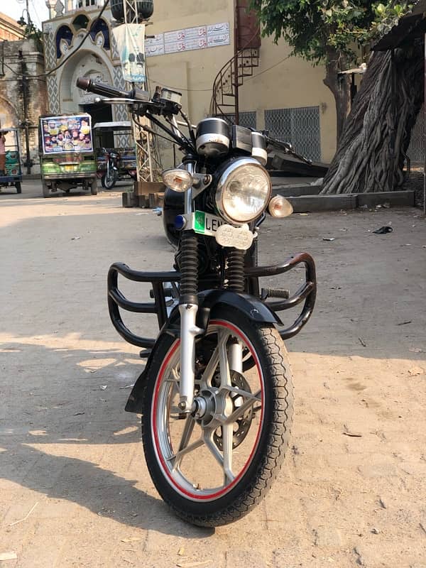 Suzuki GS150 5
