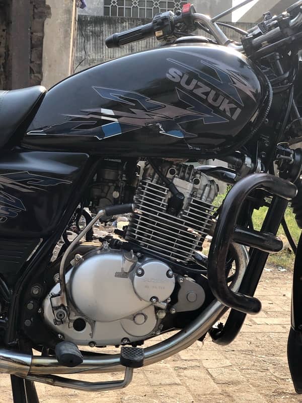 Suzuki GS150 8