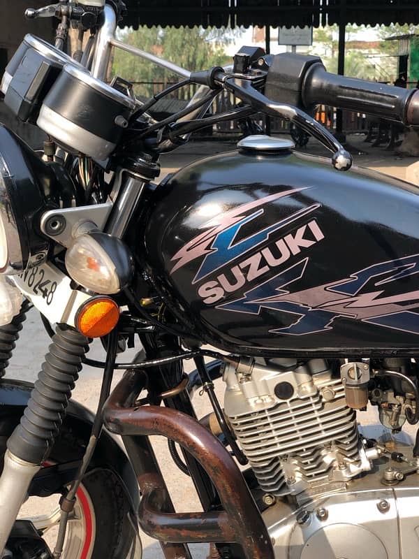 Suzuki GS150 14