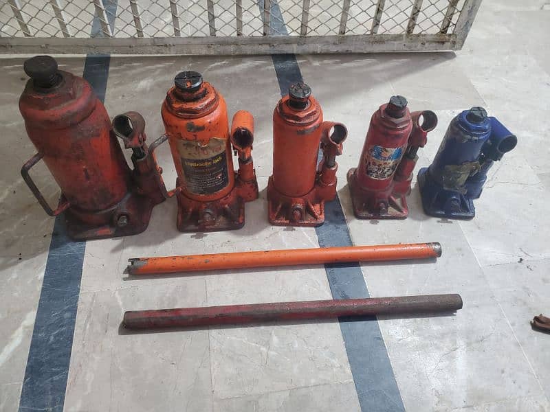 Orignal hydraulic Jacks and rod 1