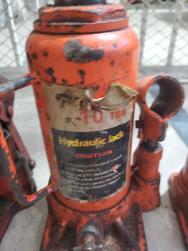 Orignal hydraulic Jacks and rod 2