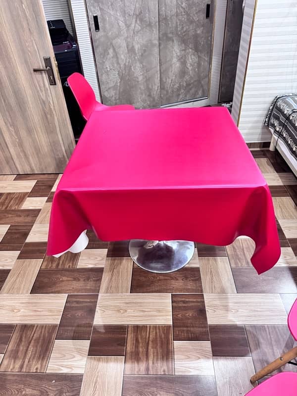 Dining table with four Chairs 1