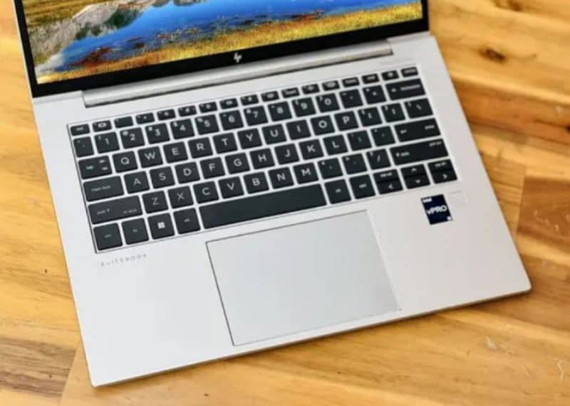 HP Elitebook Core i7 7th Generation(Ram 8GB+ SSD 256GB)Clean Condition 3