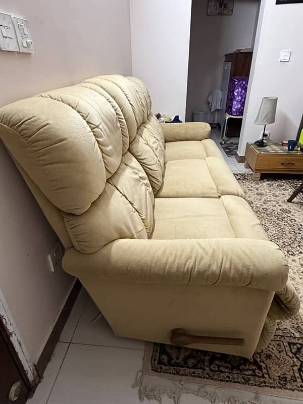 3 seater comfortable sofa with recliner 0