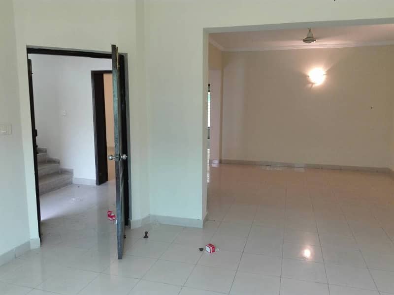 10-Marla 04-Bedroom With Basement House Available For Sale In Sector-C, Askari-10, Lahore Cantt. 2