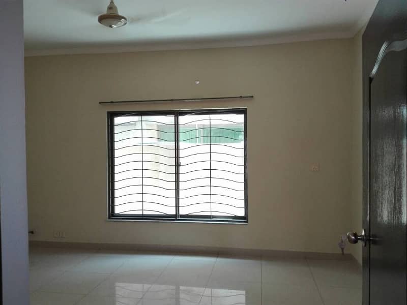 10-Marla 04-Bedroom With Basement House Available For Sale In Sector-C, Askari-10, Lahore Cantt. 11