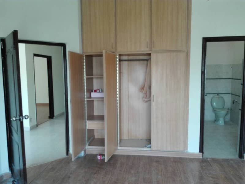 10-Marla 04-Bedroom With Basement House Available For Sale In Sector-C, Askari-10, Lahore Cantt. 16