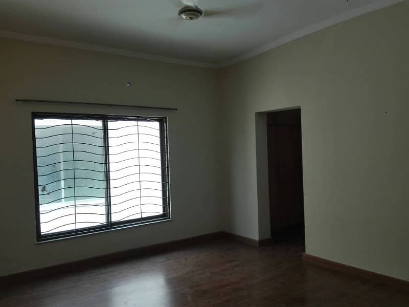 10-Marla 04-Bedroom With Basement House Available For Sale In Sector-C, Askari-10, Lahore Cantt. 31